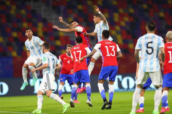 كوبا أمريكا .. الأرجنتين والشيلي تحجزان مقعديهما في ربع النهائي